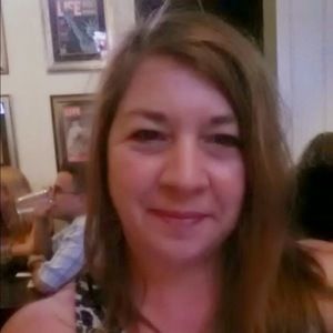 Meet your Posher, Lois